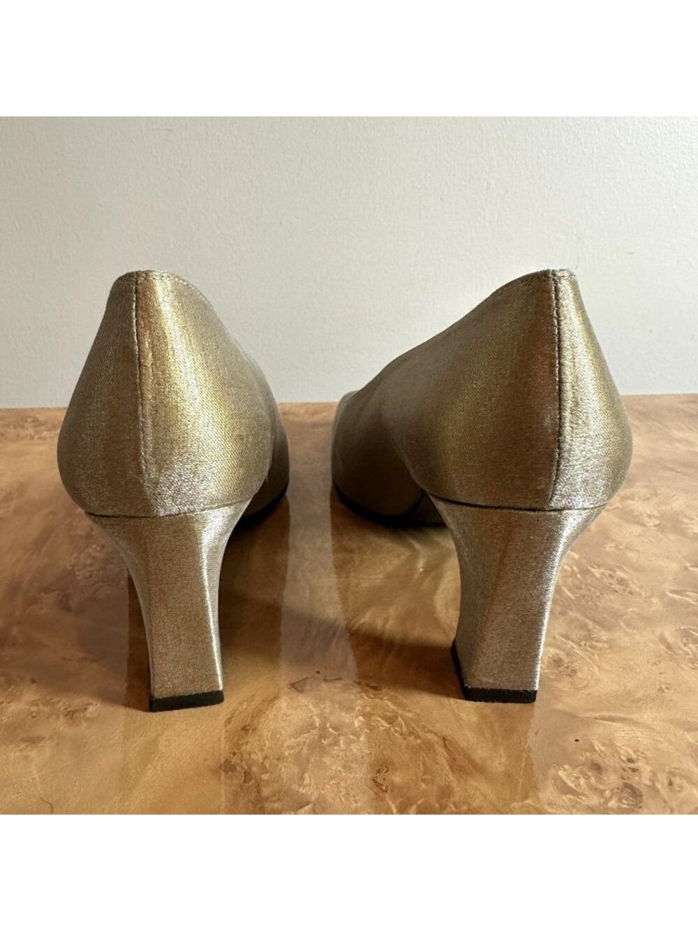 Stuart Weitzman Metallic Champagne Silk Satin Pumps Block Heel Size 8B - Picture 3 of 7